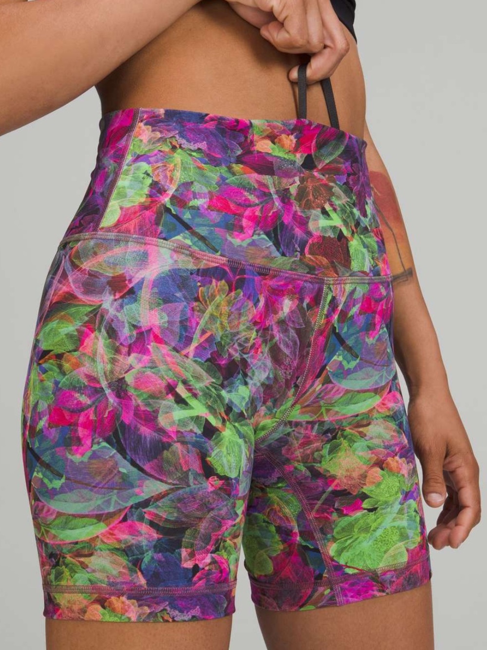 Lululemon Wunder Train High Rise Shorts 6” Size 6 Vivid Floral Tone Multi